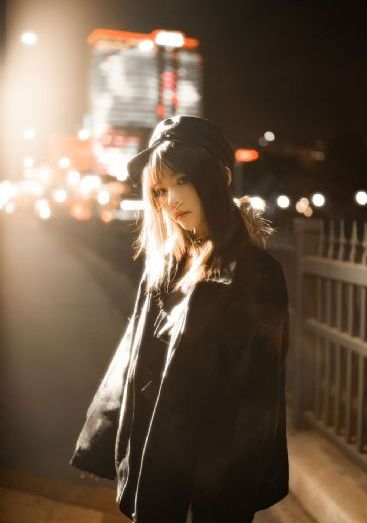少妇闺蜜激情呻吟娇喘视频_720免费观看最新